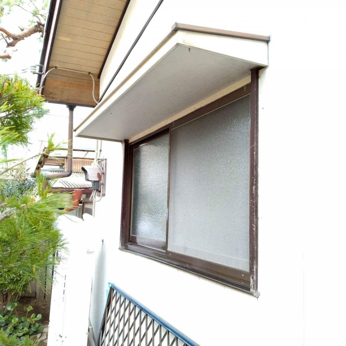 西幸の後付けタイプの面格子取付の施工前の写真2