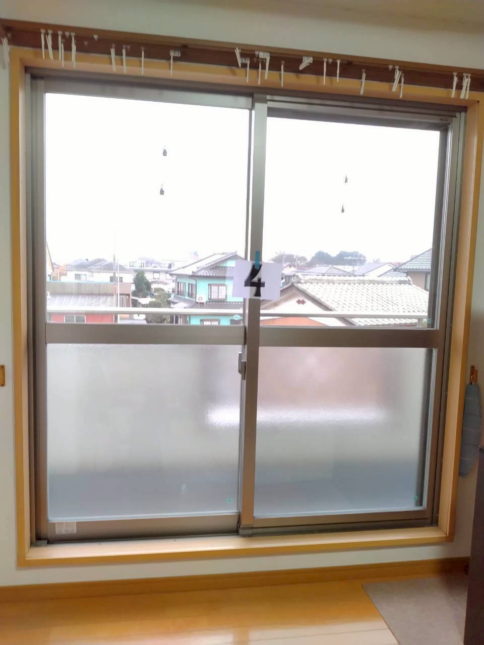 西幸のテラス窓に内窓取付工事で室内を快適にの施工前の写真2