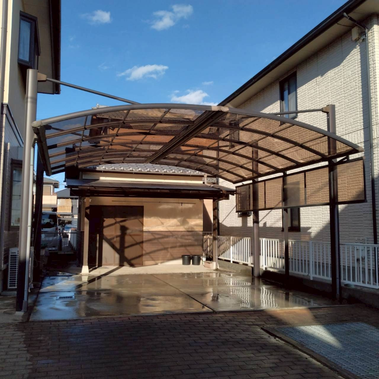 西幸のカーポート屋根パネルの交換工事の施工後の写真1