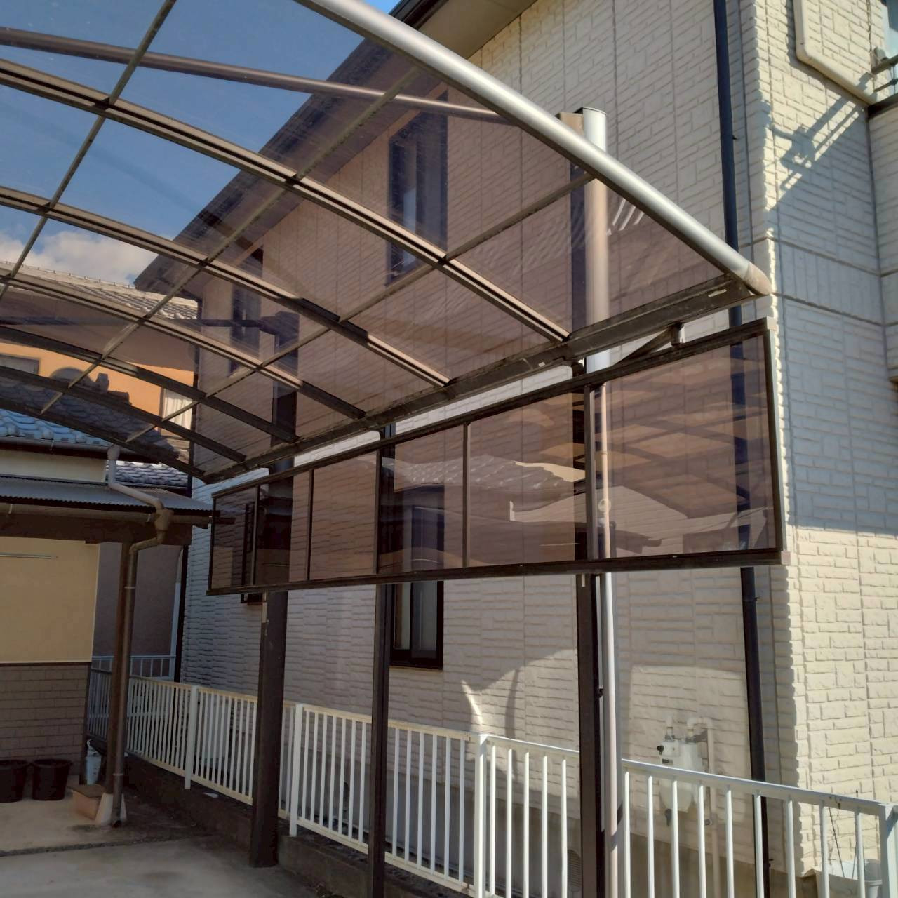 西幸のカーポート屋根パネルの交換工事の施工後の写真2