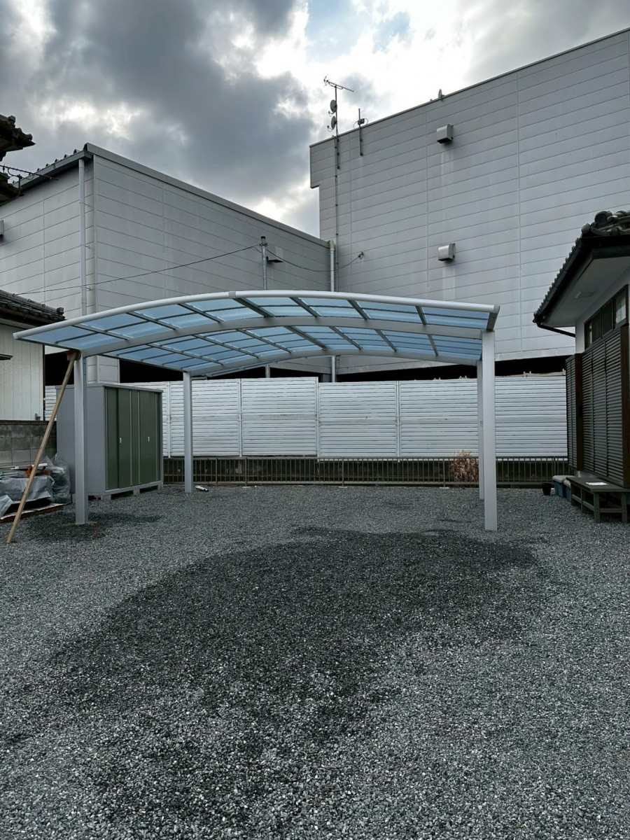 西幸の愛車を守る、カーポート設置工事の施工後の写真1