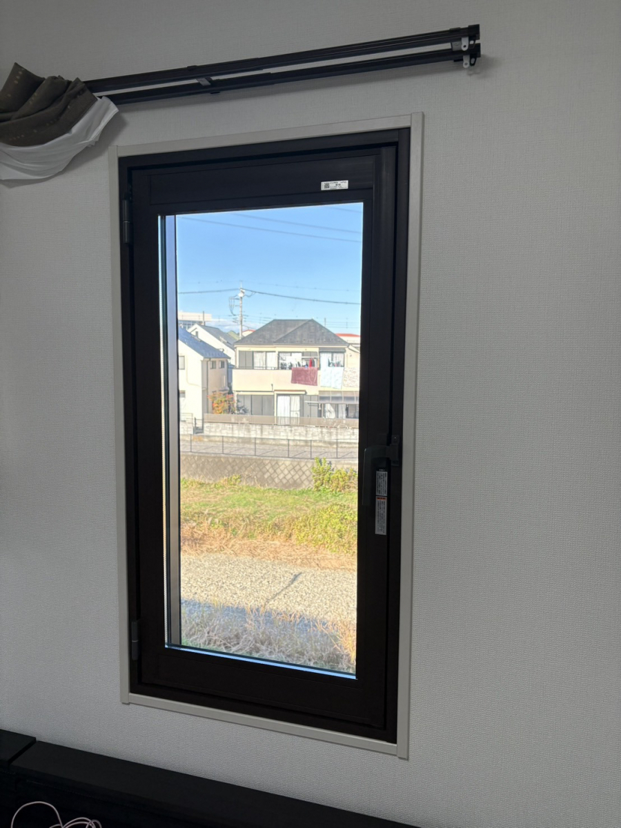 ハラコーの【内窓施工例】内窓インプラス(断熱/省エネ 窓リフォーム)東村山市の施工後の写真1