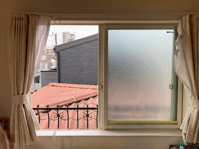 南横浜トーヨー住器の【横浜市　戸塚区】快適な住環境を実現！内窓施工事例のご紹介🪟の施工前の写真1