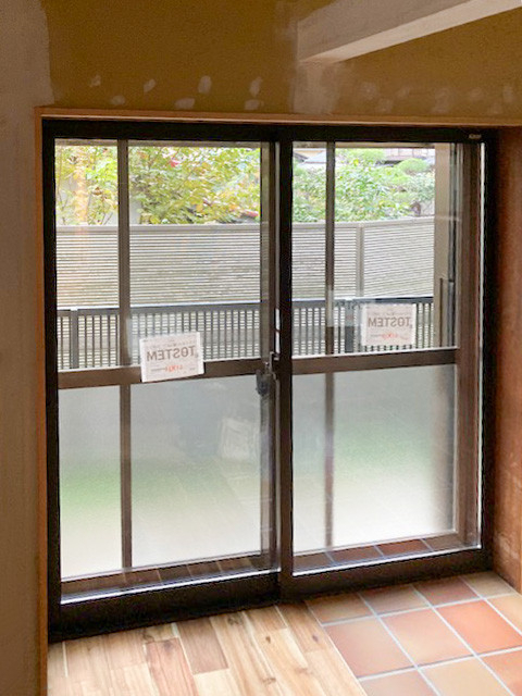 南横浜トーヨー住器の【鎌倉市】冬も薄着でぽっかぽか🔥LIXILの内窓「インプラス」で暖かく冬を過ごしましょう。の施工後の写真1