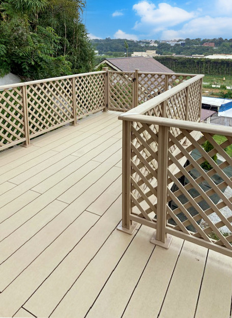 南横浜トーヨー住器の【横浜市 栄区】ウッドデッキの事例のご紹介🌳ガーデンとリビングを心地よく快適につなぐステージ✨の施工前の写真1