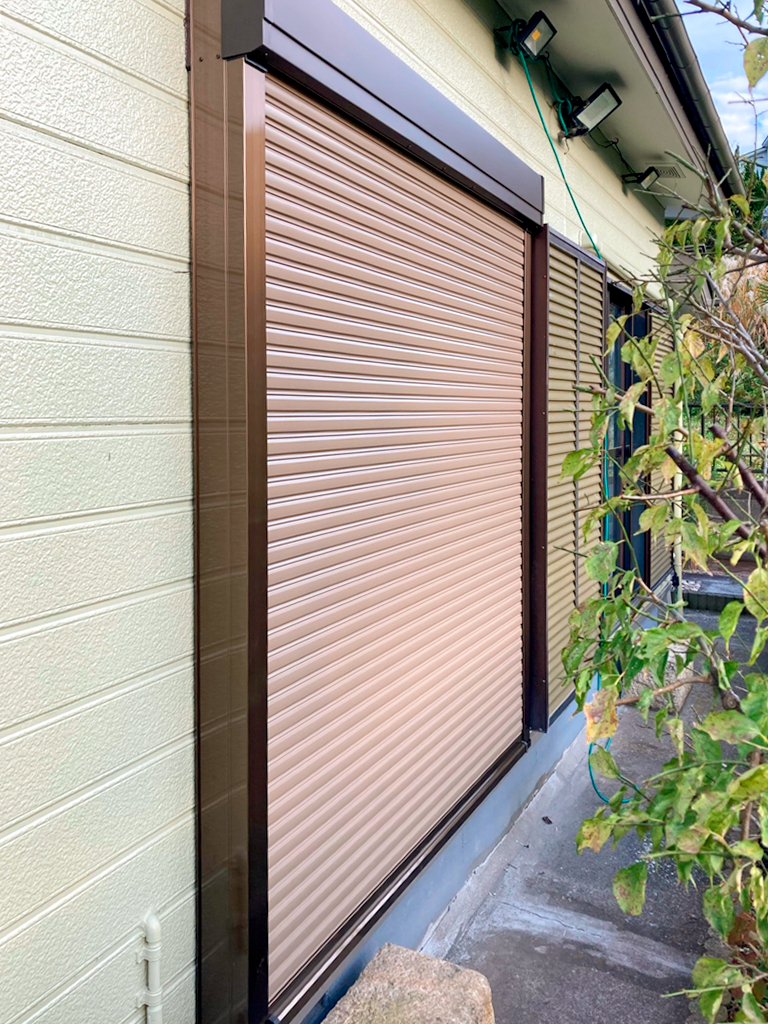 南横浜トーヨー住器の【横浜市 金沢区】リフォームシャッターで防犯性・耐風性・意匠性を手軽にアップ‼️✨の施工後の写真1