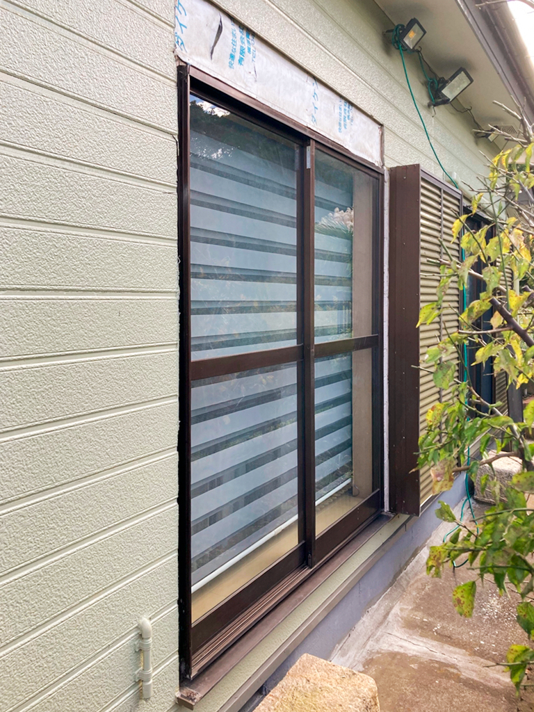 南横浜トーヨー住器の【横浜市 金沢区】リフォームシャッターで防犯性・耐風性・意匠性を手軽にアップ‼️✨の施工前の写真1