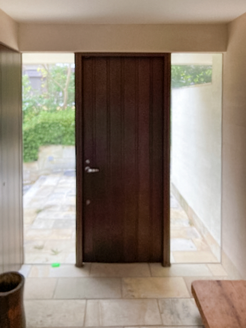 南横浜トーヨー住器の【横浜市 栄区】リシェントで毎日をもっと心地よく❗️豊富なラインナップで玄関をアップデート✨の施工前の写真2