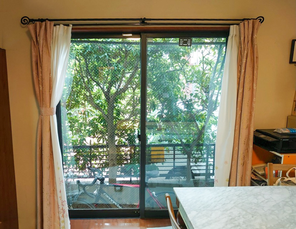 南横浜トーヨー住器の【横浜市 戸塚区】寒い今こそ！補助金でお得に窓の断熱リフォーム！☃️先進的窓リノベ2026事業💰の施工前の写真1