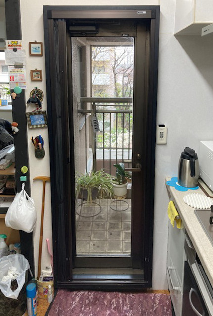 南横浜トーヨー住器の【横浜市 泉区】アタッチメント付PGで単板ガラスをカンタンに断熱性の高いペアガラスへ交換！の施工前の写真1