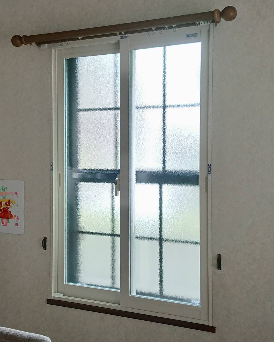 セイワ四日市店の上げ下げ窓や出窓にもインプラス(内窓）取付の施工後の写真1