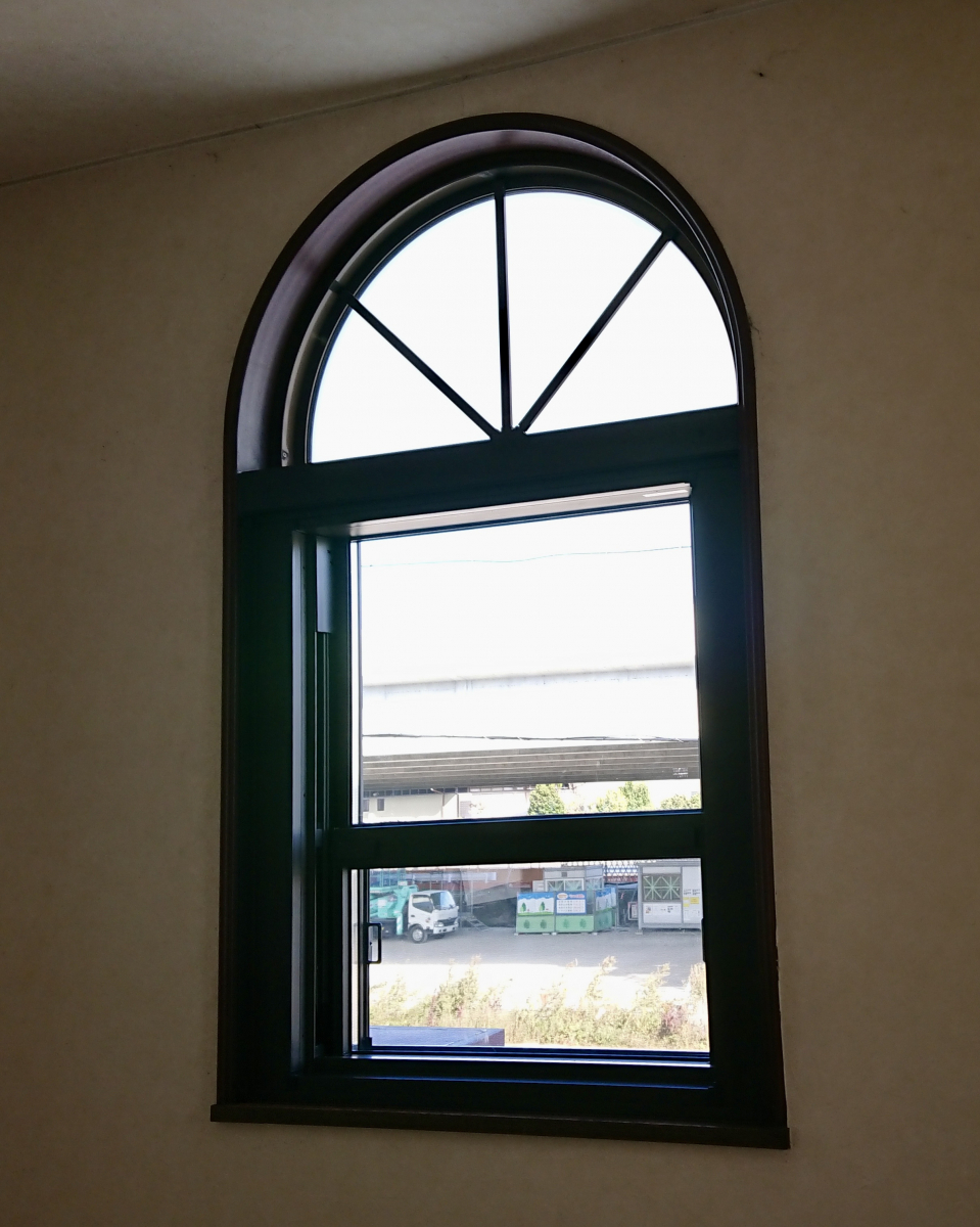 セイワ四日市店の開閉出来ない窓をお取替えの施工後の写真2