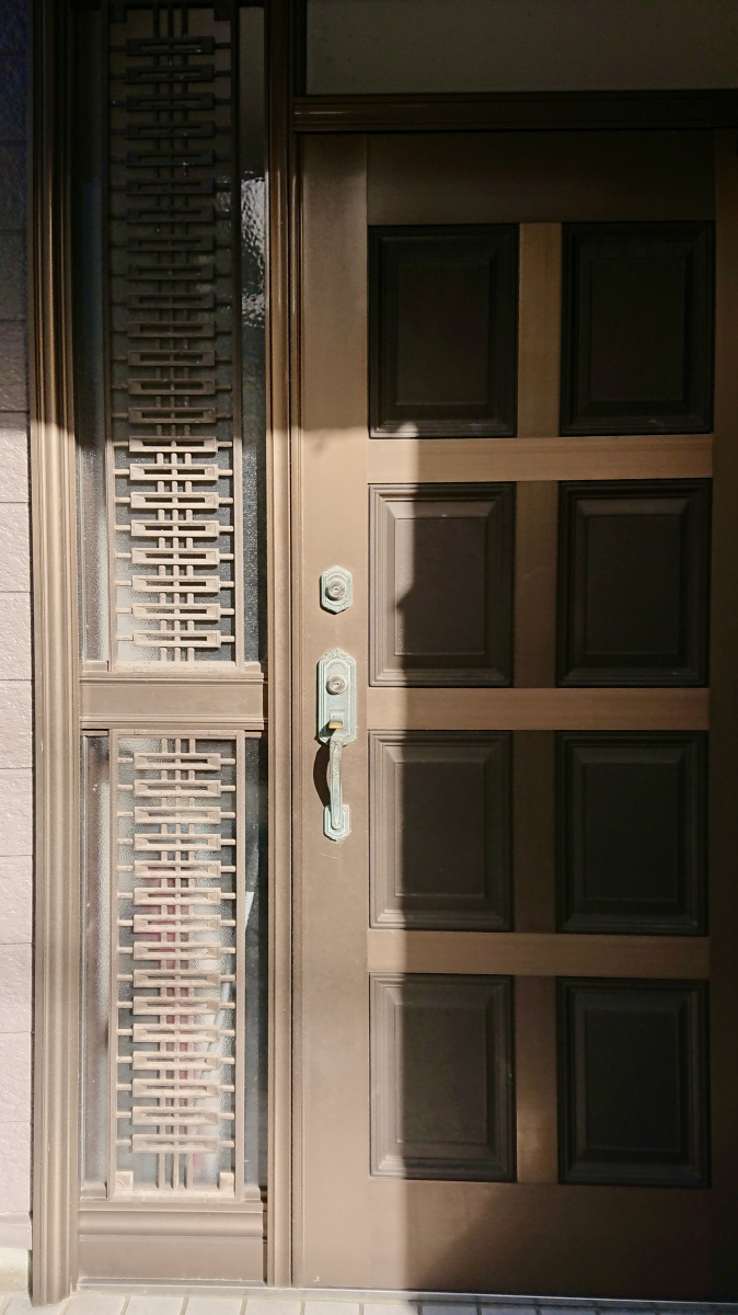 セイワ四日市店の玄関ドアの鍵の交換ですの施工前の写真2