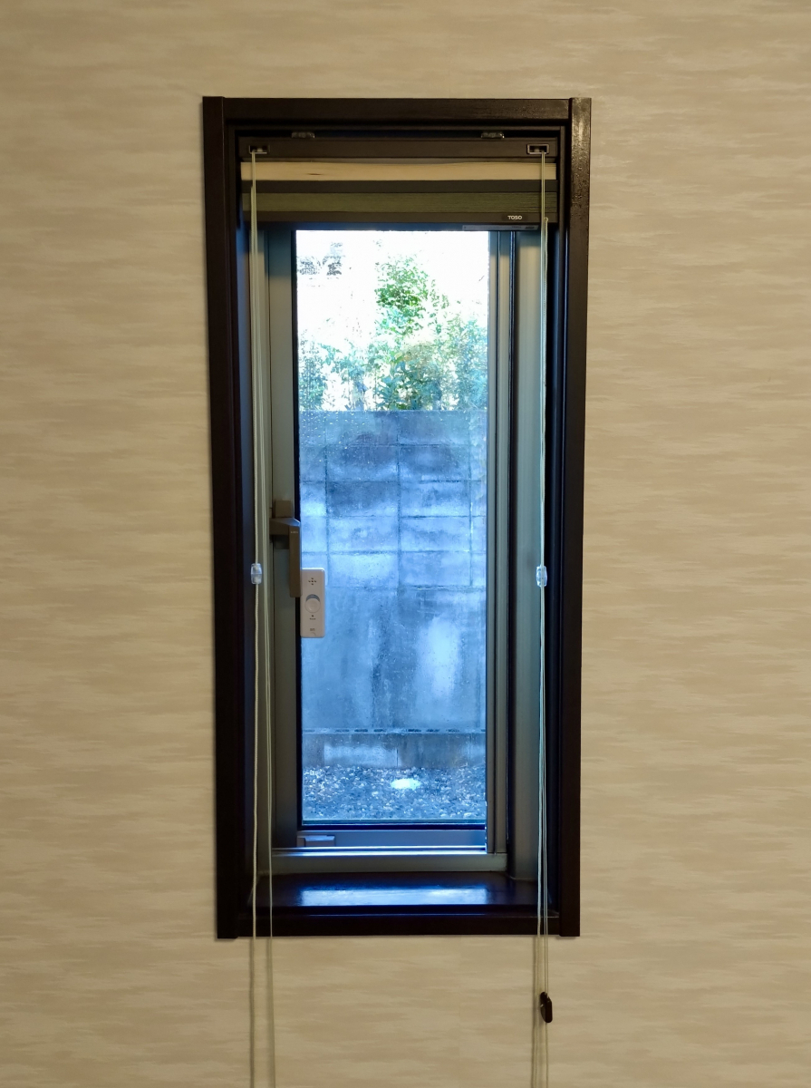 セイワ四日市店の防犯対策!面格子を取付の施工前の写真2