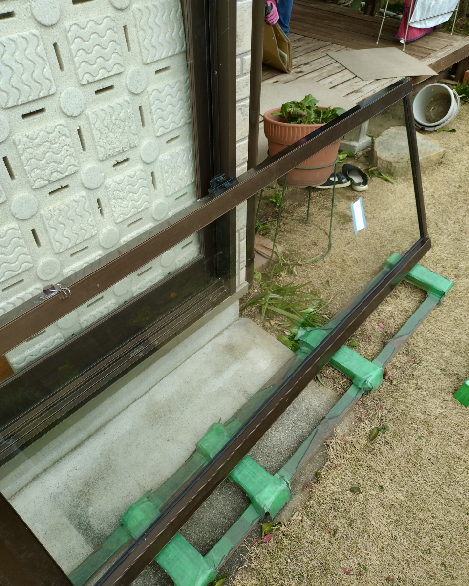 セイワ四日市店のガラス割れたためお取替えの施工後の写真1