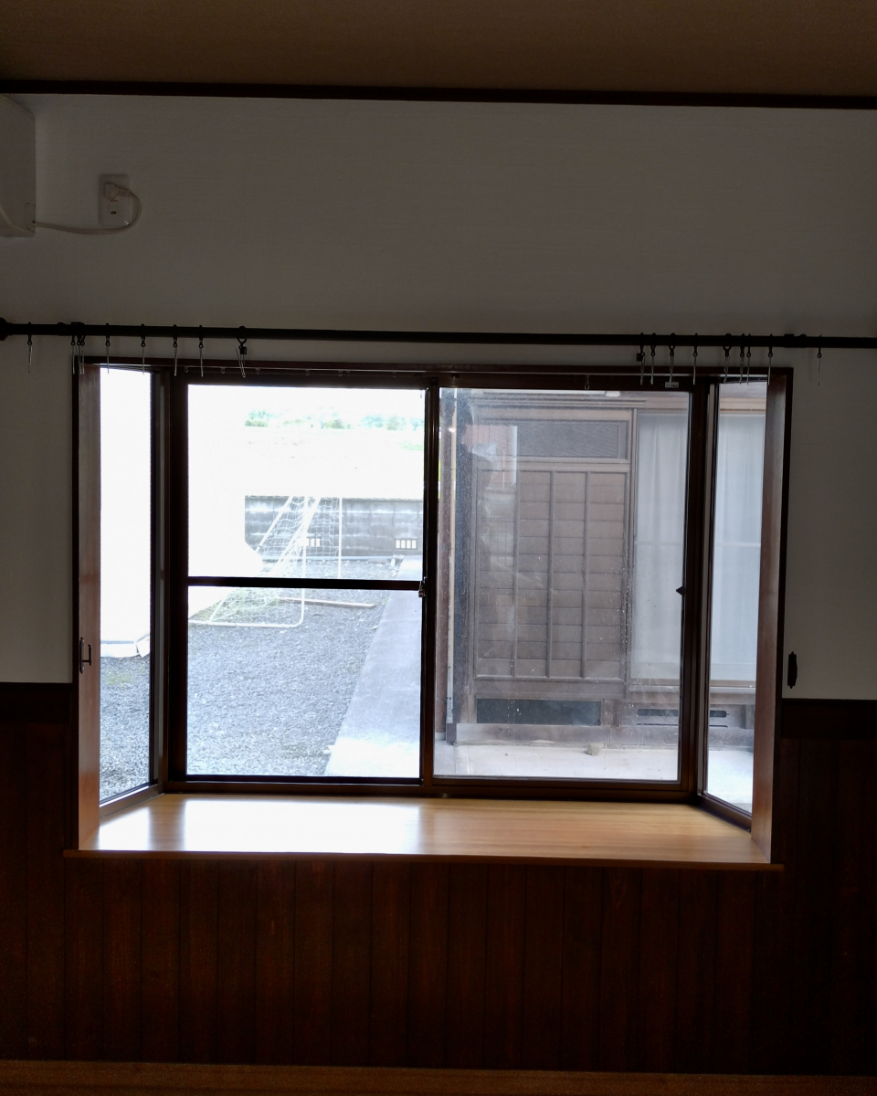 セイワ四日市店の内窓設置で快適空間へアップデートの施工前の写真1