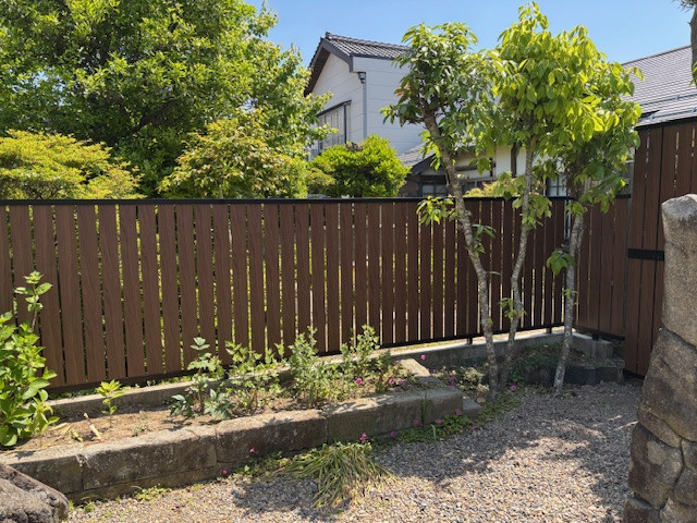 出雲トーヨー住器の木製の塀をフェンスへの施工後の写真2