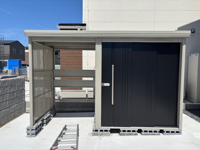 出雲トーヨー住器の物置+自転車置き場取付しましたの施工後の写真1