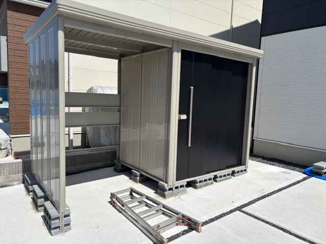 出雲トーヨー住器の物置+自転車置き場取付しましたの施工後の写真2