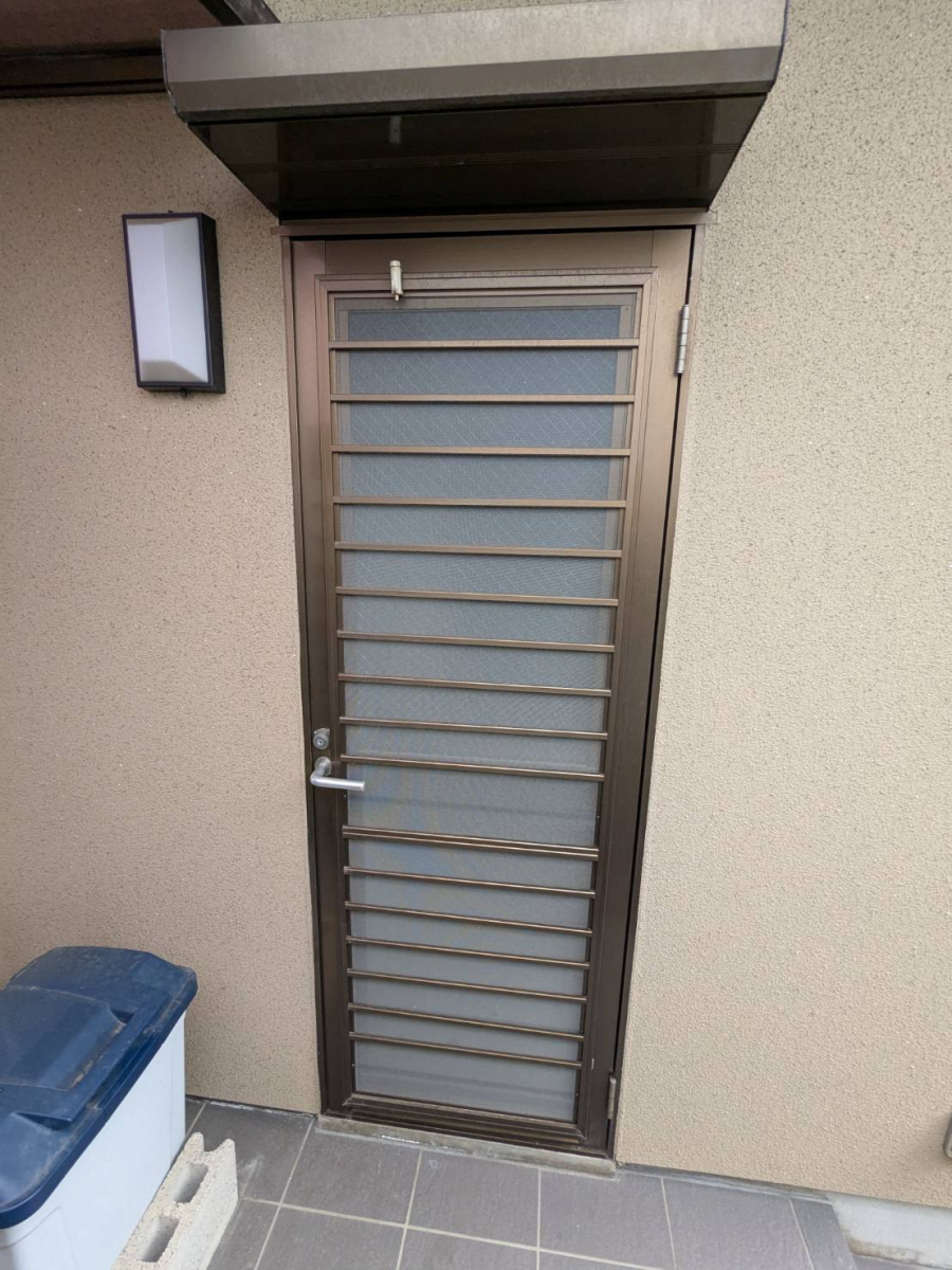 出雲トーヨー住器の勝手口ドアを交換しましたの施工前の写真1