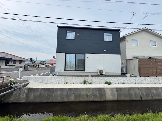 出雲トーヨー住器のフェンスを取付させていただきましたの施工前の写真2