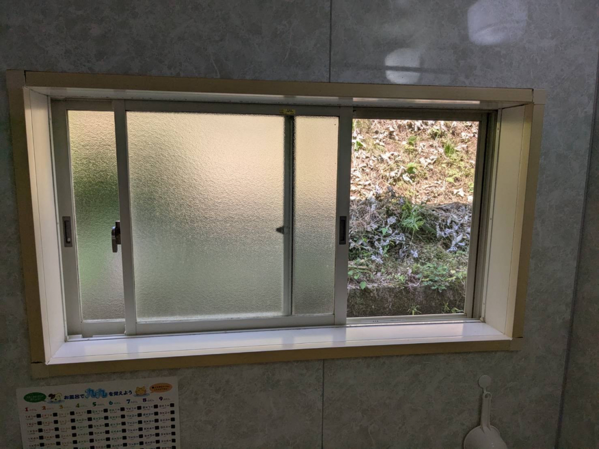 出雲トーヨー住器のまだまだ暑い夏 内窓で快適にの施工前の写真2