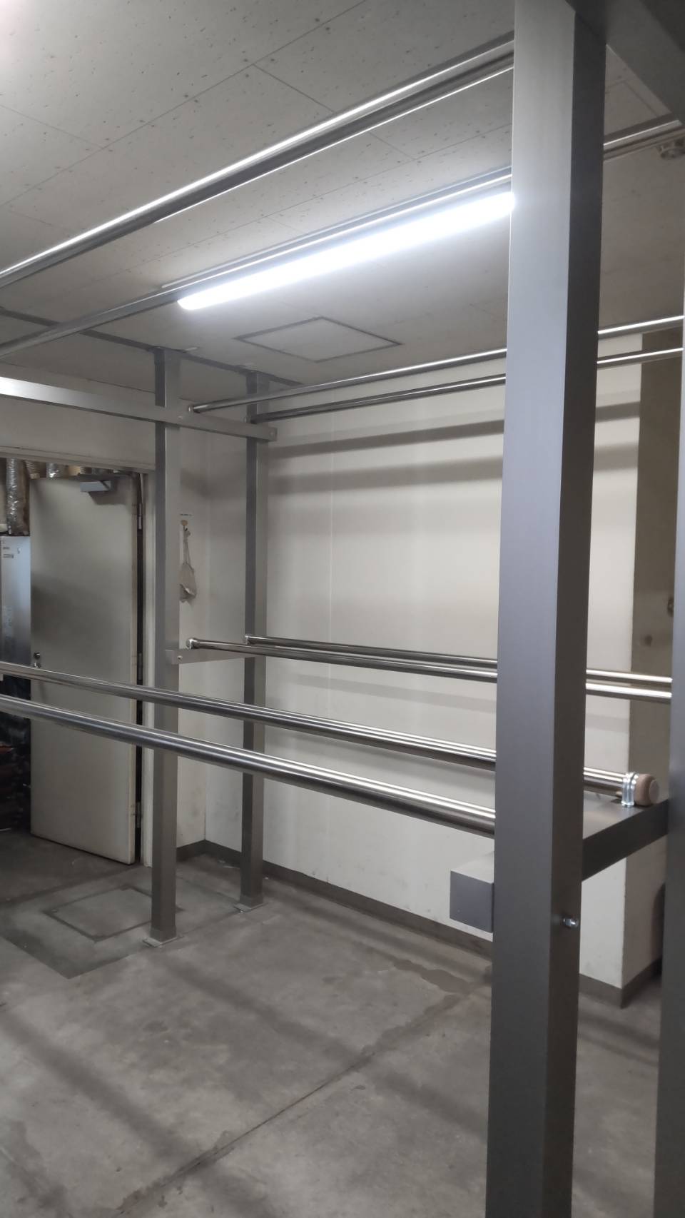 小玉硝子の【北海道】胆振で叶える！サビに強く頑丈なアルミ物干しで乾燥室をアップグレードの施工事例詳細写真6