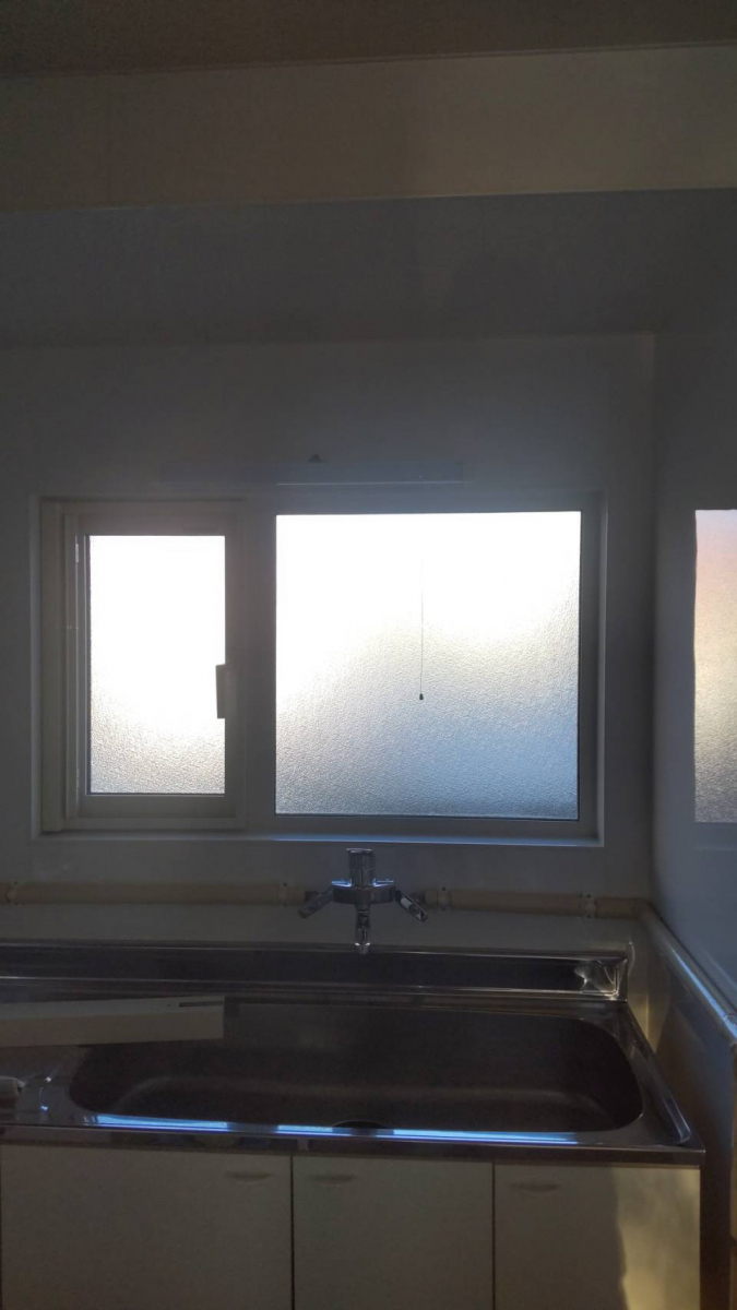 小玉硝子のアパート　内窓　断熱工事の施工前の写真1
