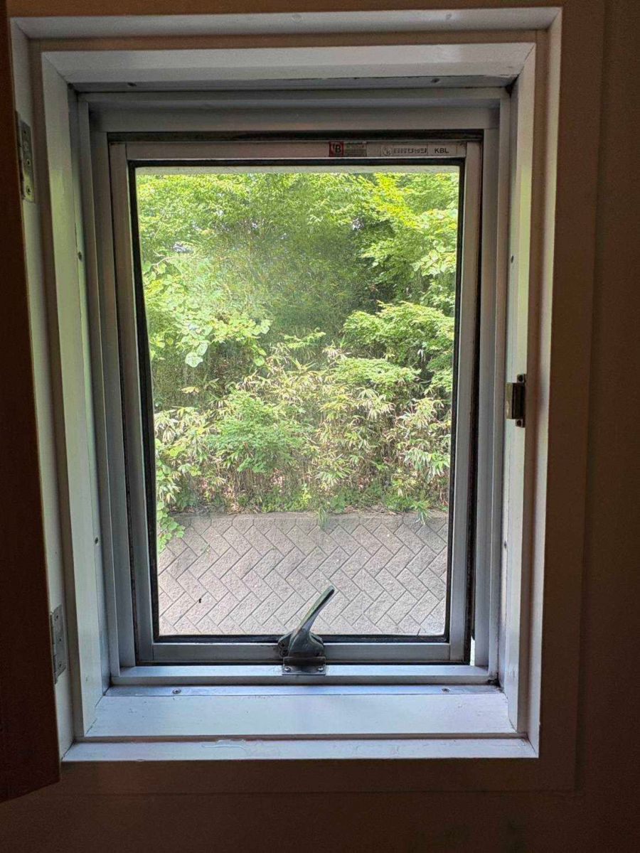 小玉硝子のアルミサッシで快適な住環境を実現の施工前の写真2