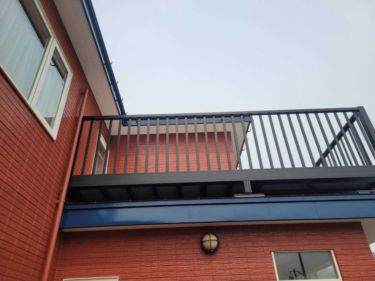 小玉硝子の快適なテラス屋根でおしゃれな空間作りの施工前の写真3