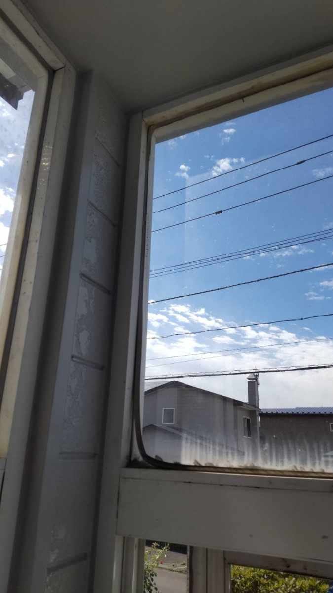小玉硝子のガラスコーキングで安心の住まいづくりの施工前の写真1