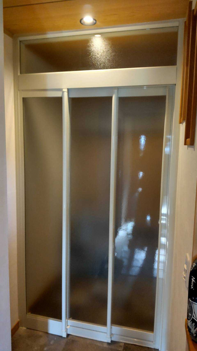 小玉硝子の風除室を廊下に！窓の困りごとをデザインで解決の施工後の写真1