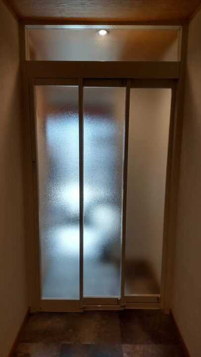 小玉硝子の風除室を廊下に！窓の困りごとをデザインで解決の施工後の写真2