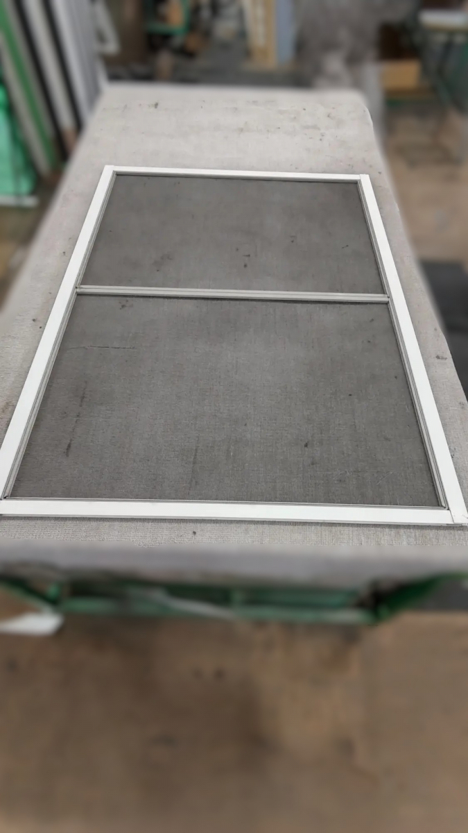 小玉硝子の北海道・胆振でアミド張替えなら！ブラックネットで視界が劇的に変わる窓リフォームの施工後の写真1