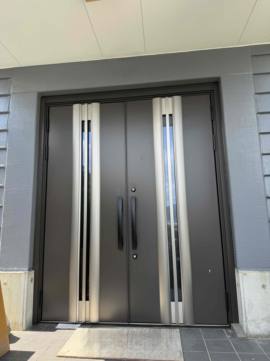 花光リフォームの玄関1DAYリフォームの施工後の写真1