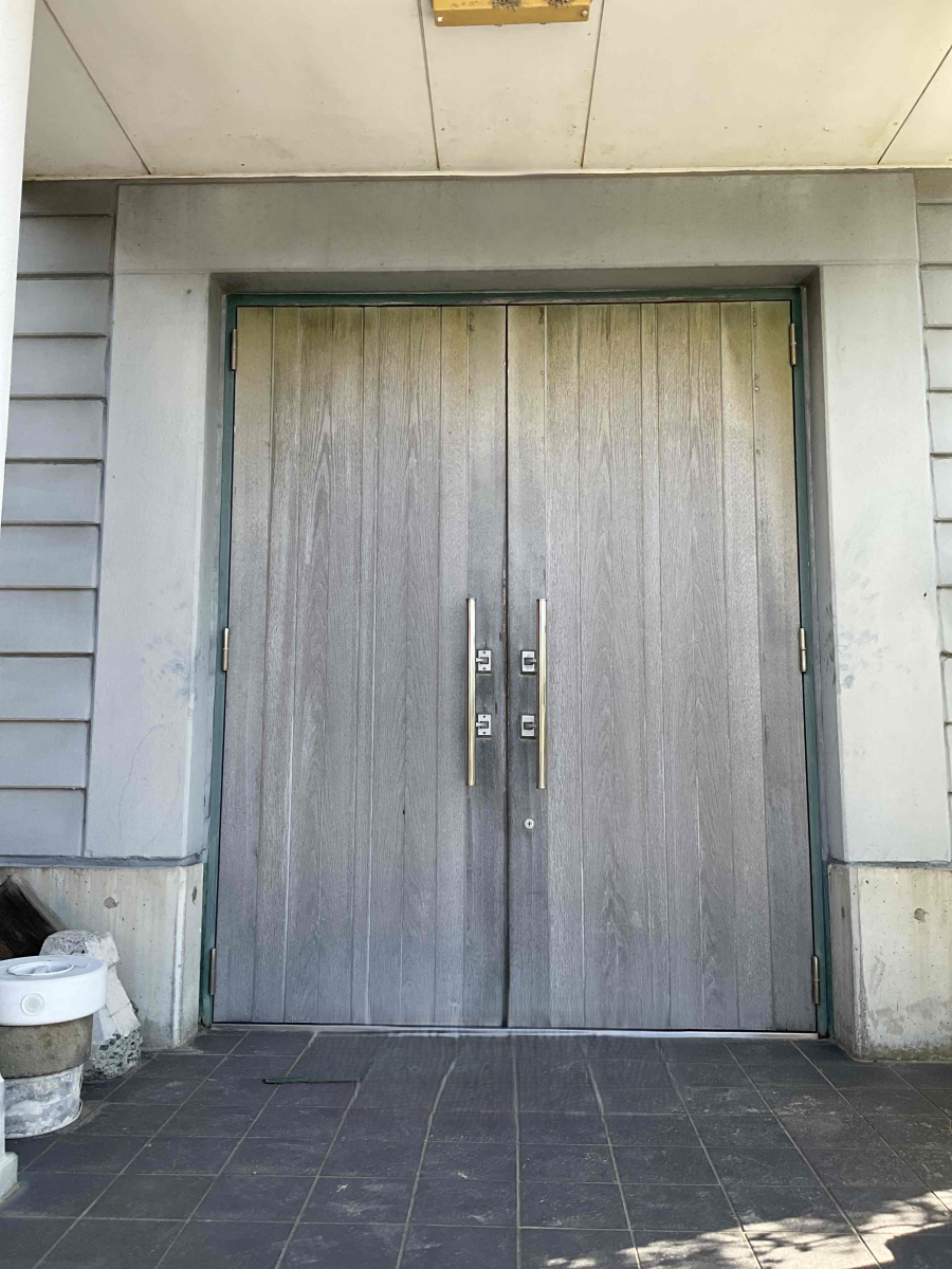 花光リフォームの玄関1DAYリフォームの施工前の写真1