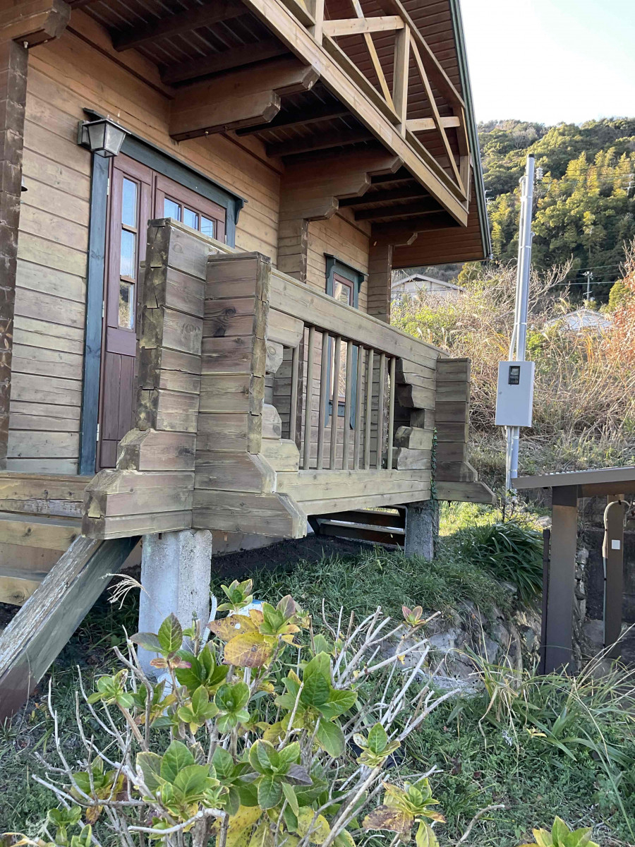 花光リフォームの安全で頼れる手すりにアップデートの施工前の写真1