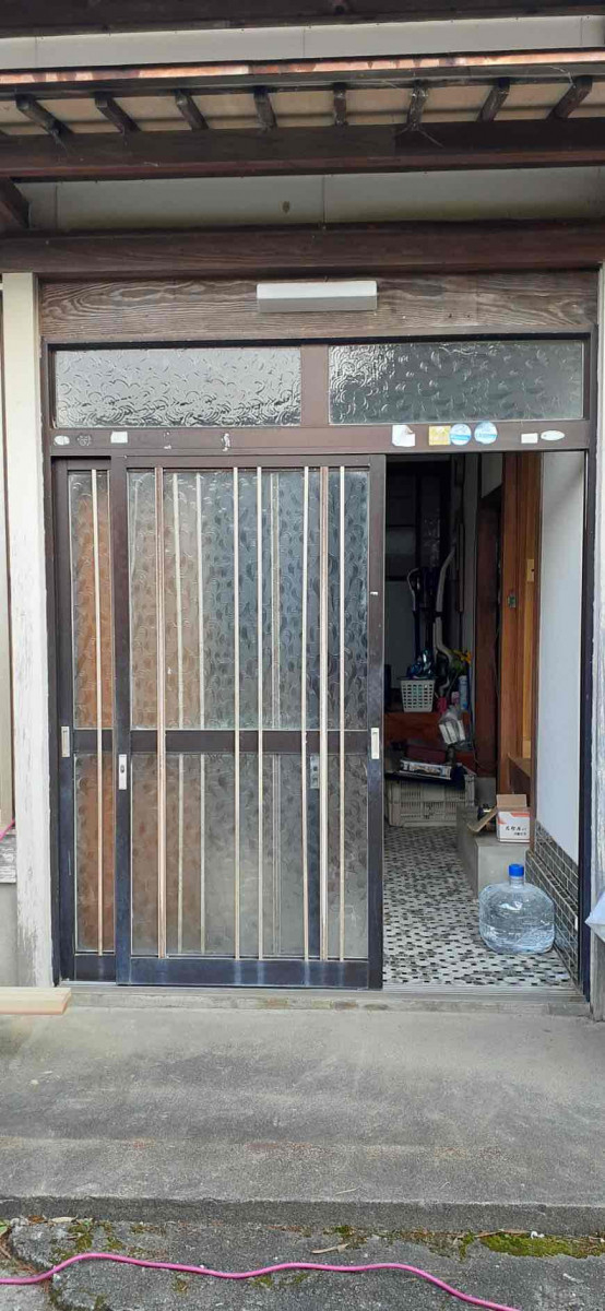 花光リフォームの新しい玄関で毎日を快適にの施工前の写真1