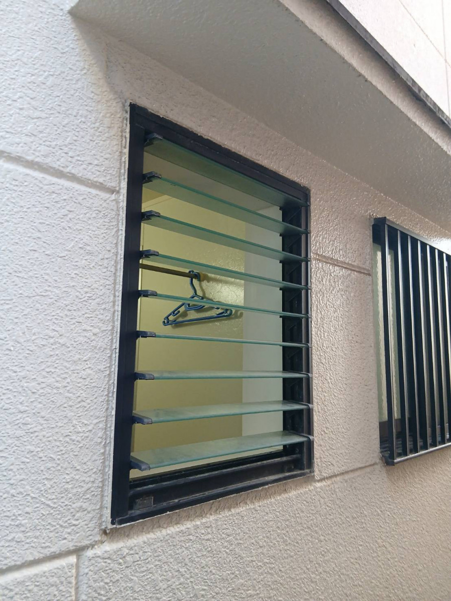 ダイワトーヨー住器の大阪府泉南郡　T様邸　浴室サッシ交換の施工前の写真1