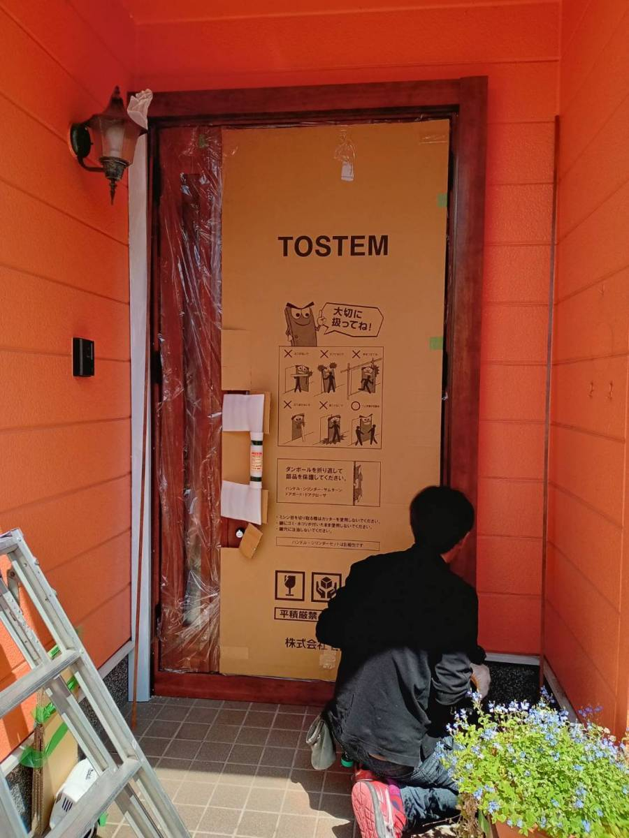 ダイワトーヨー住器の和歌山市　リシェント玄関改修工事の施工後の写真2