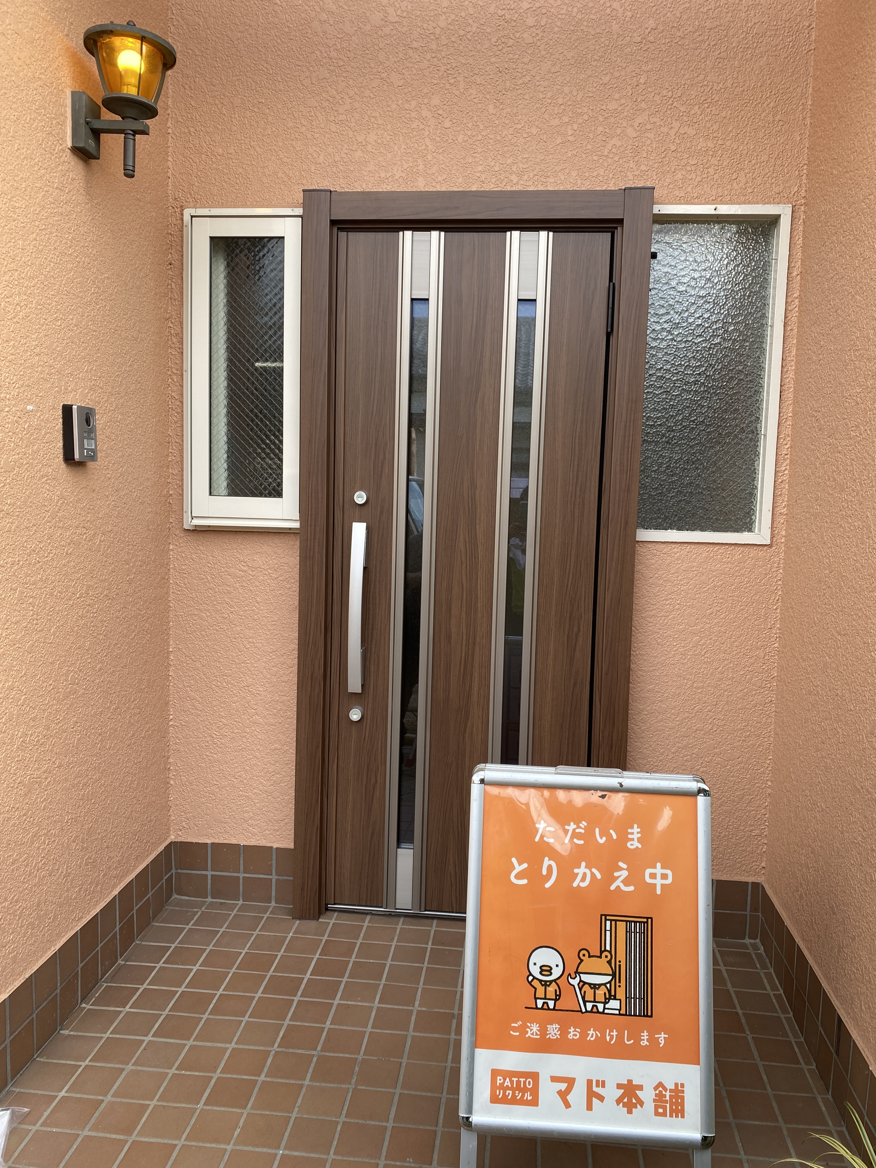 ＬＩＸＩＬのリシェント玄関ドア設置 まどありー。太田店のブログ 写真1