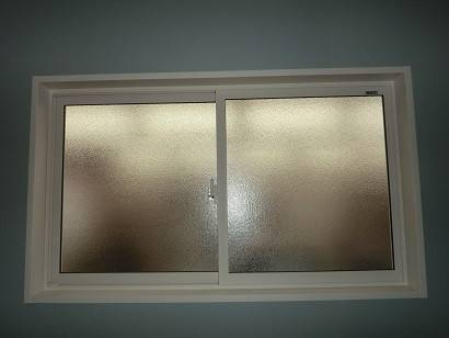 県南サッシトーヨー住器の開かない窓を開けられる窓へ　窓リフォーム　インプラスの施工後の写真1