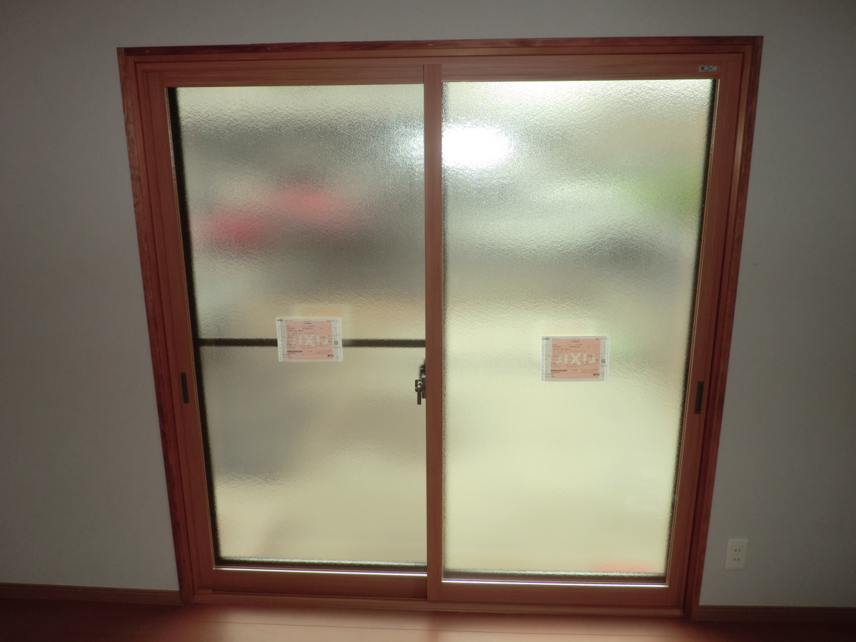 県南サッシトーヨー住器の内窓で、季節に合わせた心地よさ。手軽にできる、窓の断熱リフォーム！断熱内窓（二重窓）インプラスの施工後の写真2