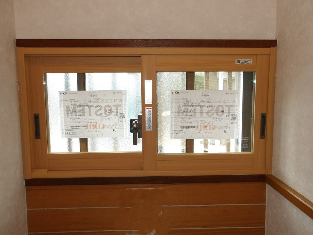 県南サッシトーヨー住器のトイレや洗面所の小窓にも内窓【インプラス】で快適に。の施工後の写真1