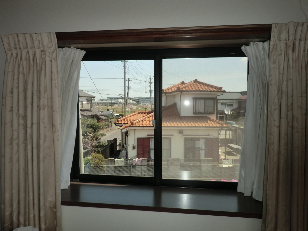 県南サッシトーヨー住器の窓・ドア断熱リフォームが今ならお得に!先進的な断熱性能の窓・ドアへ改修するリフォームに対しての補助金の施工前の写真2