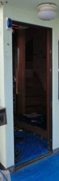 県南サッシトーヨー住器の玄関ドア　リフォームの施工前の写真2
