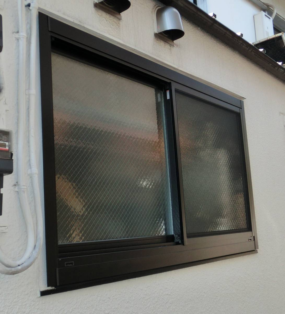 県南サッシトーヨー住器の窓　リフォーム　取替窓リプラスの施工後の写真1