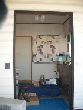 県南サッシトーヨー住器の玄関ドア　リフォーム　LIXIL【リシェント】の施工前の写真2
