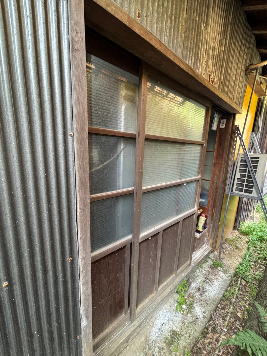 有田トーヨー住器の補助金を活用して掃き出し窓交換工事!の施工前の写真1