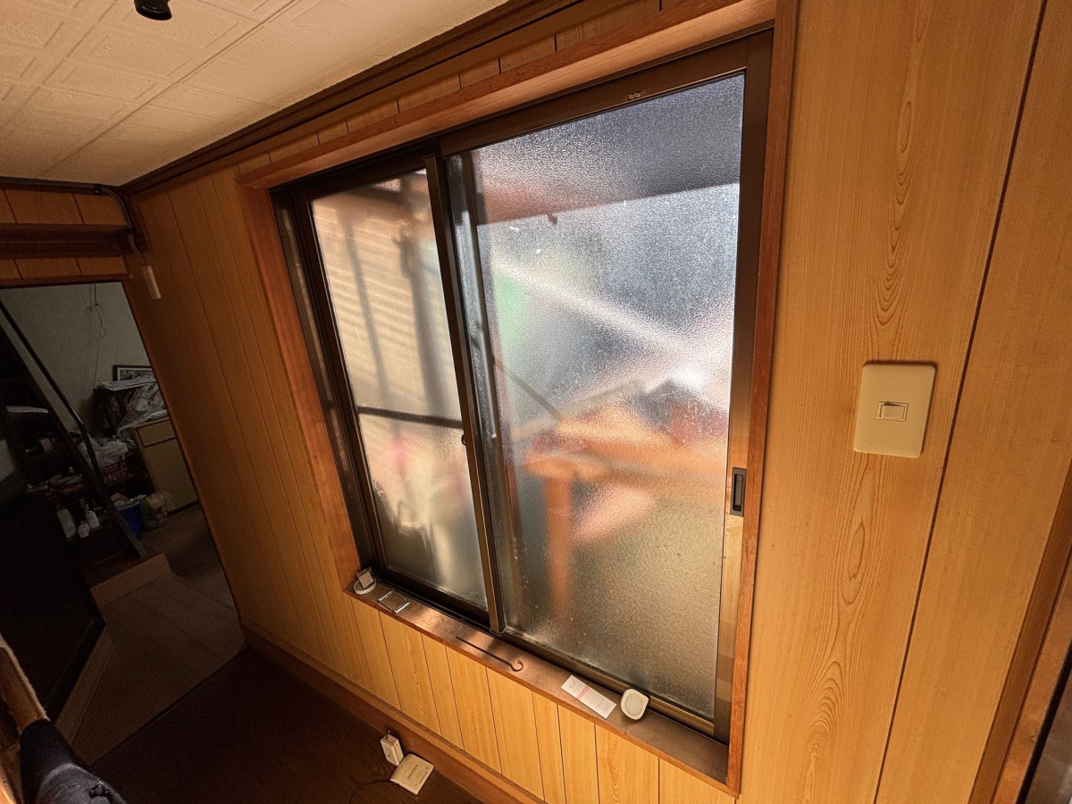 有田トーヨー住器の内窓取付して夏のお部屋を快適に!の施工前の写真1